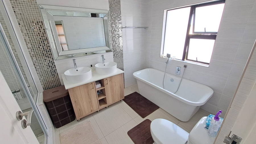 3 Bedroom Property for Sale in Wild Olive Estate Free State